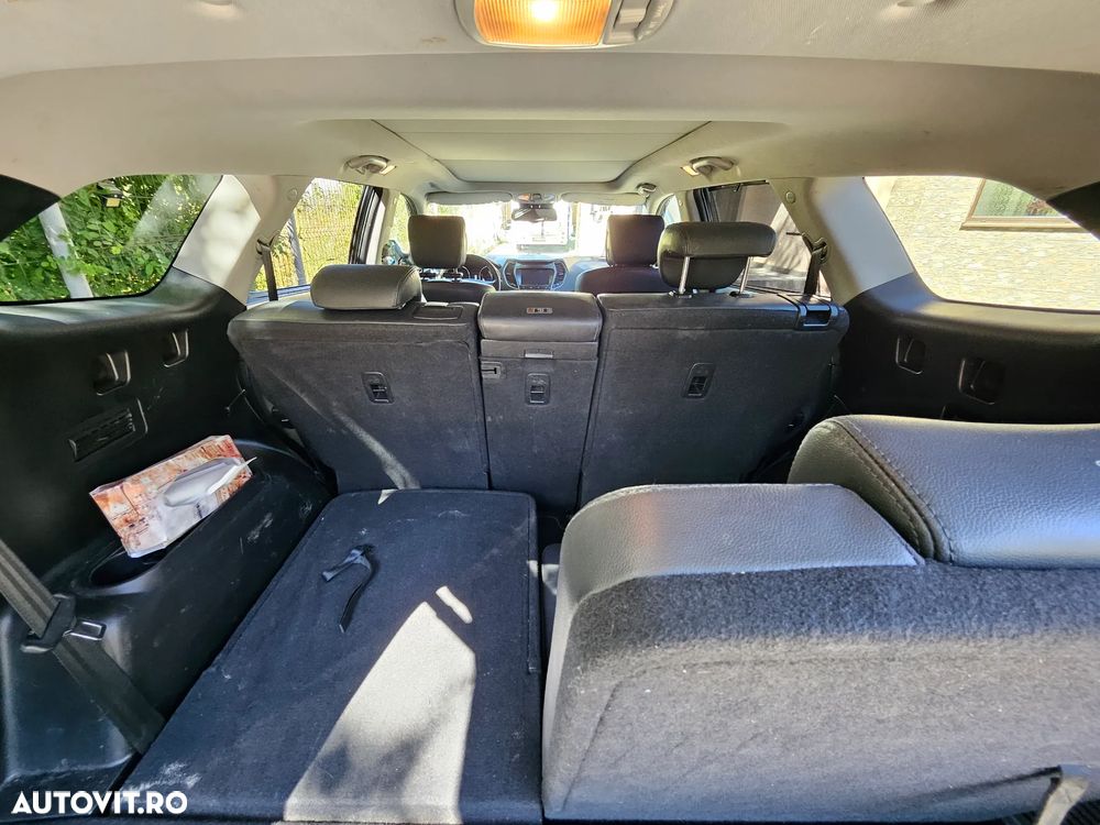 Hyundai Grand Santa Fe - 14