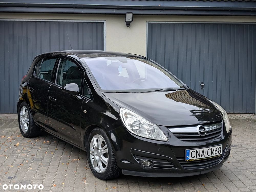 Opel Corsa 1.4 16V Automatik Cosmo - 1