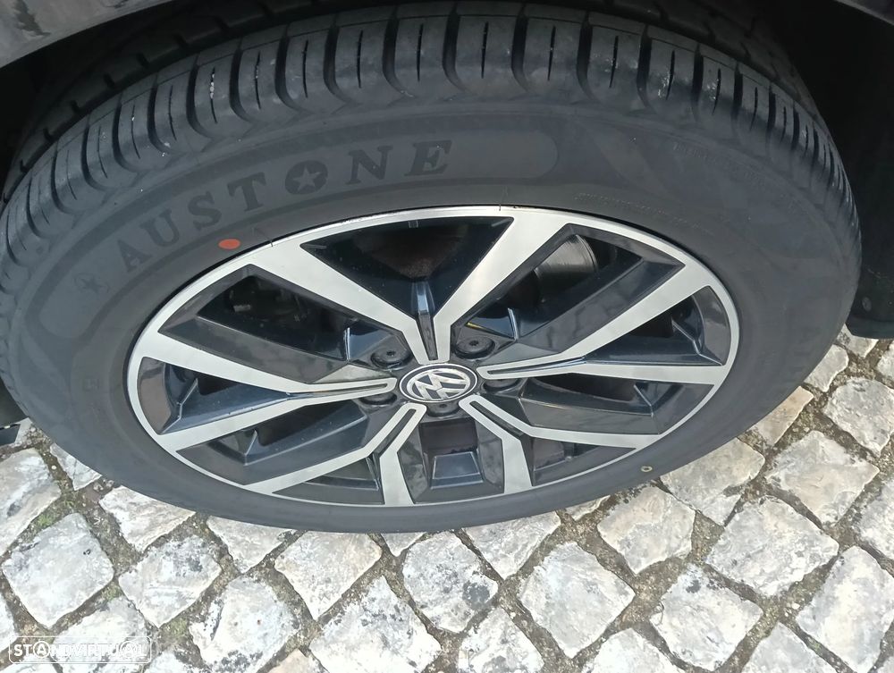 Volkswagen Passat 2.0 TDI Highline DSG — fotografia 47