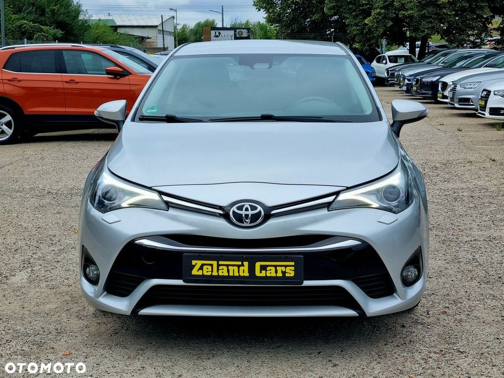 Toyota Avensis 1.8 Style - 2