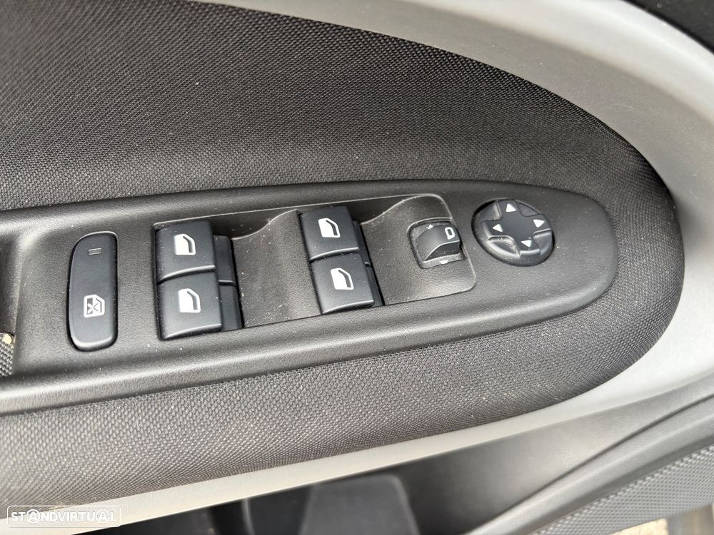 Jeep Avenger 54 kWh Longitude - 19