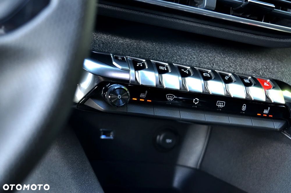 Peugeot 5008 1.2 PureTech Allure S&S - 32