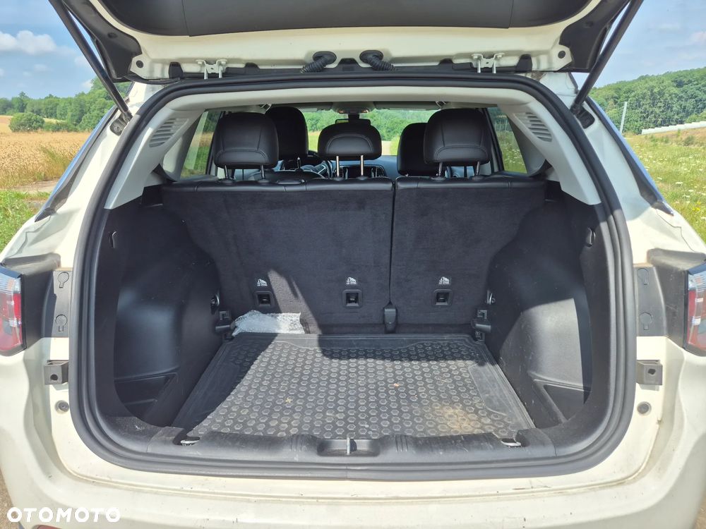 Jeep Compass - 10