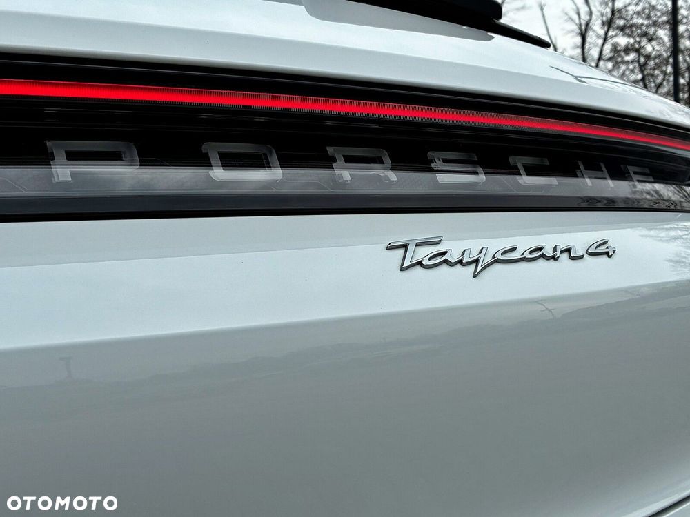 Porsche Taycan - 33