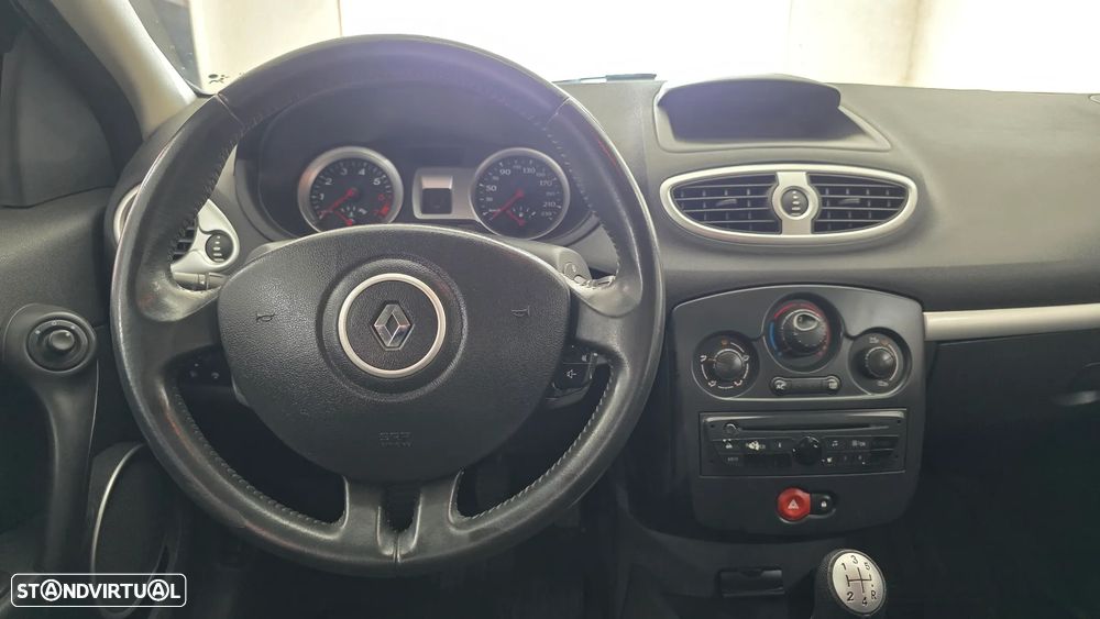 Renault Clio 1.2 16V Fairway - 15