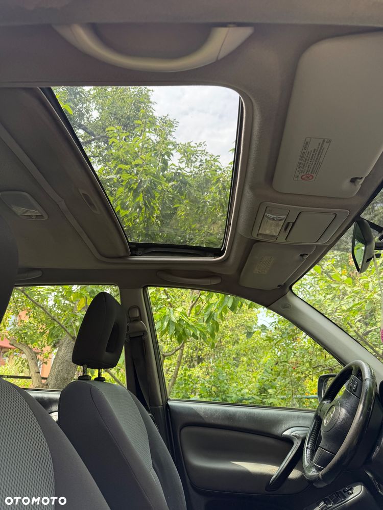 Toyota RAV4 2.0 D-4D 4x4 - 13