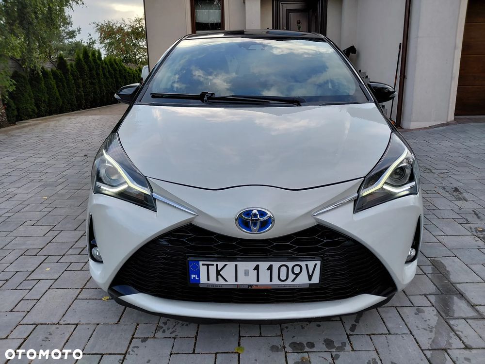 Toyota Yaris Hybrid 100 Premium - 1