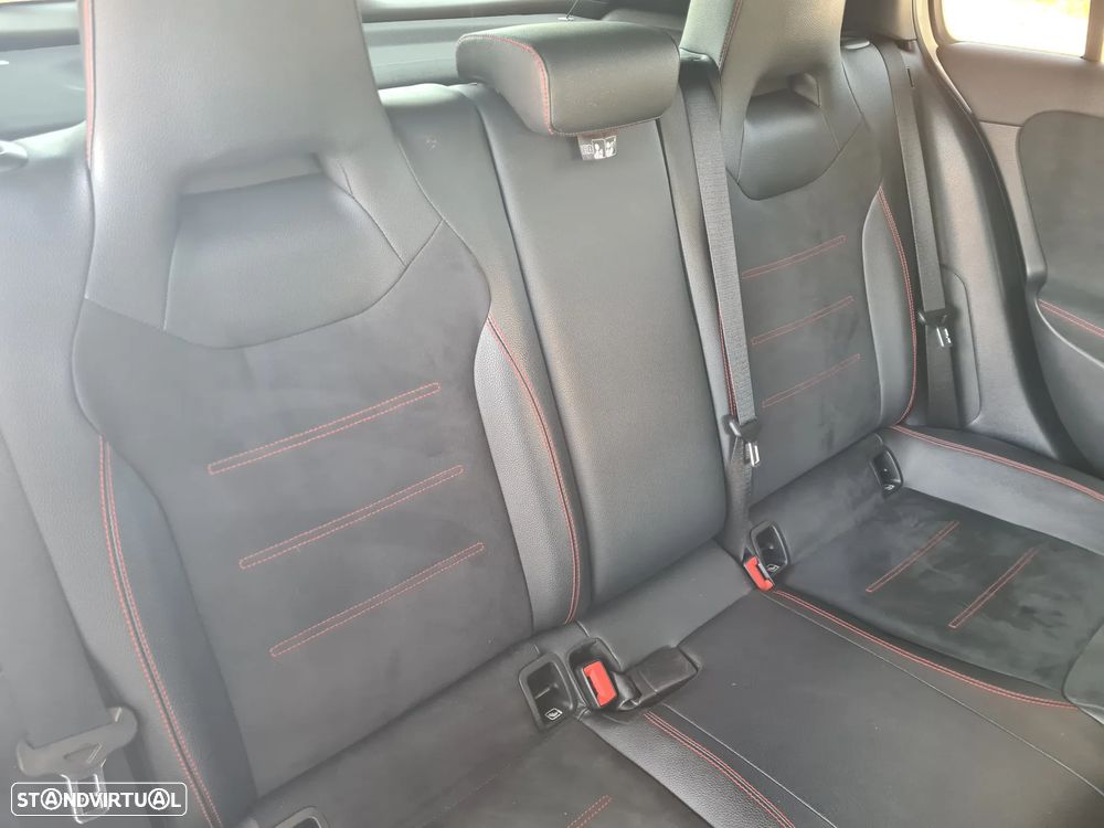Mercedes-Benz A 180 d AMG Line - 27