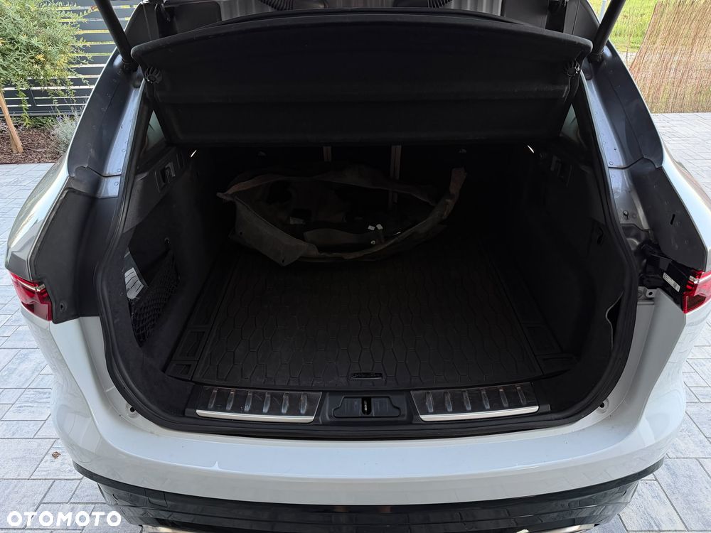Jaguar F-Pace 3.0 V6 AWD R-Sport - 25