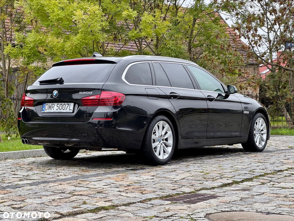 BMW Seria 5 520d Touring Luxury Line - 6