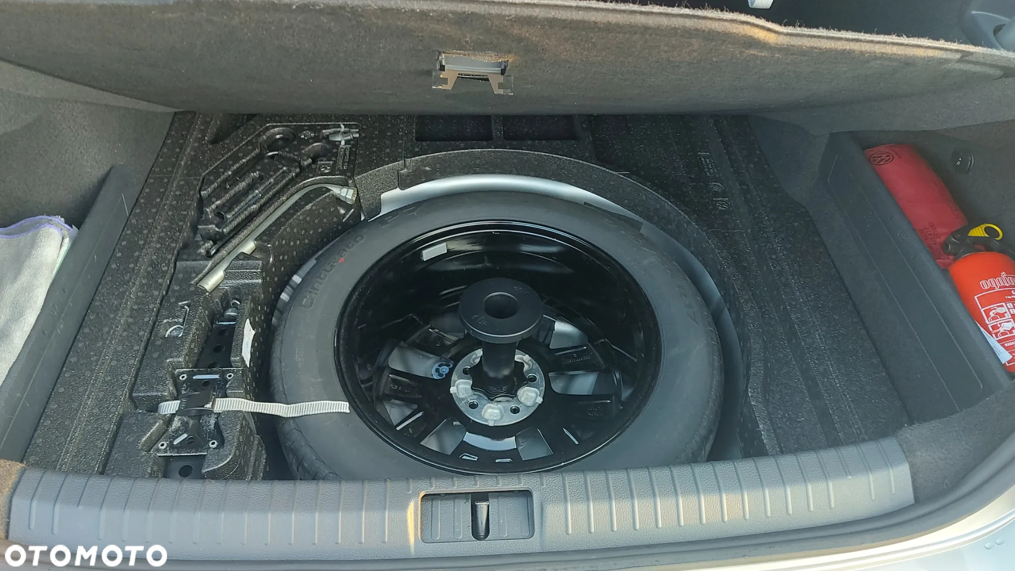 Volkswagen Passat - 11