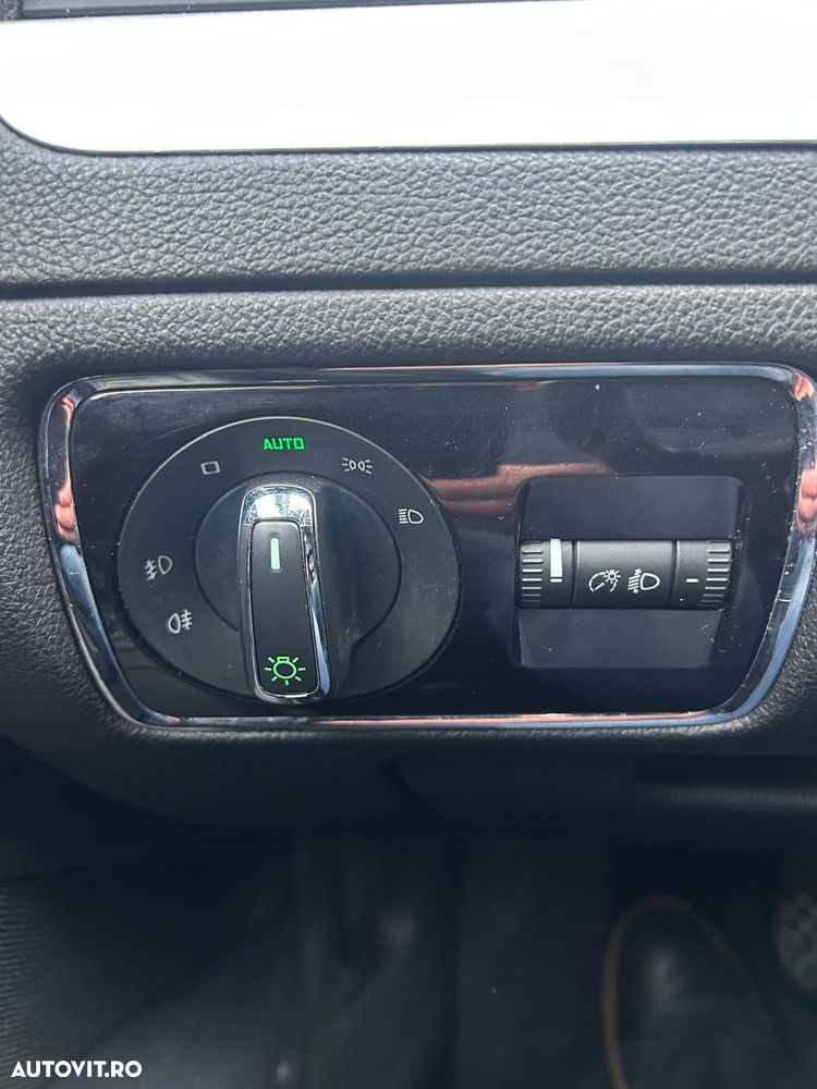 Skoda Superb 2.0 TDI PD Comfort - 9