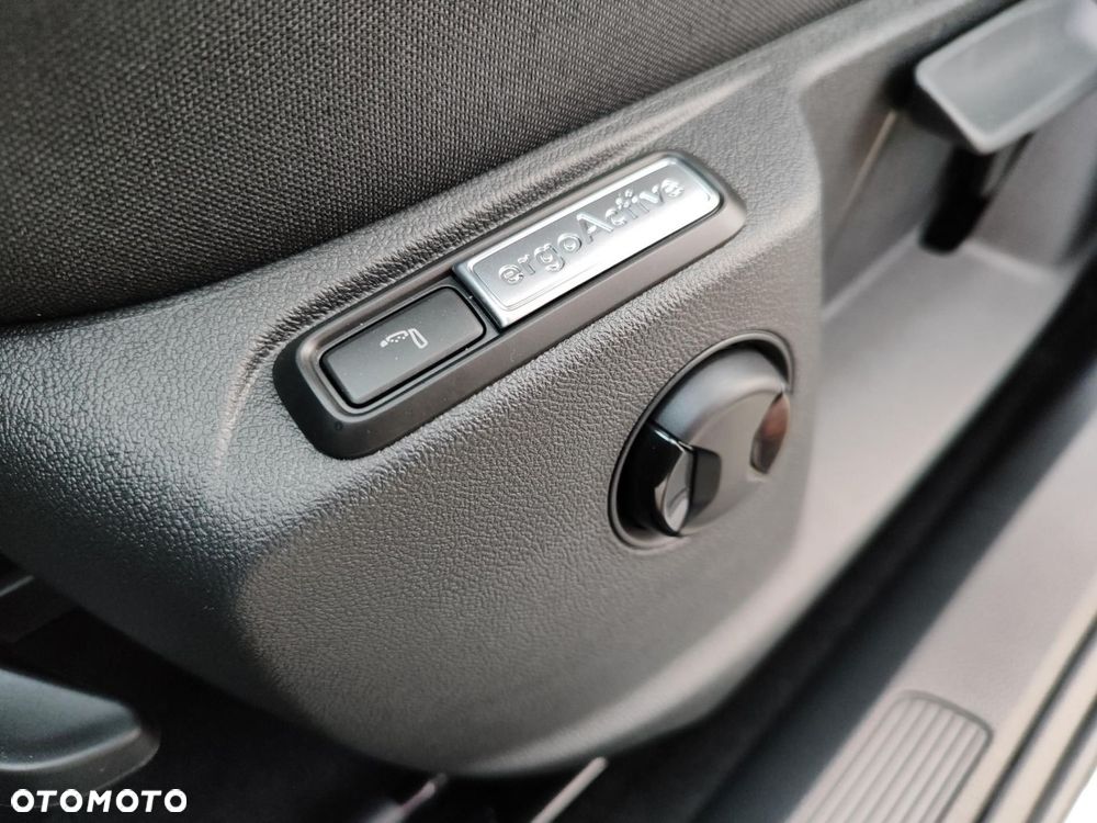 Volkswagen T-Roc - 19