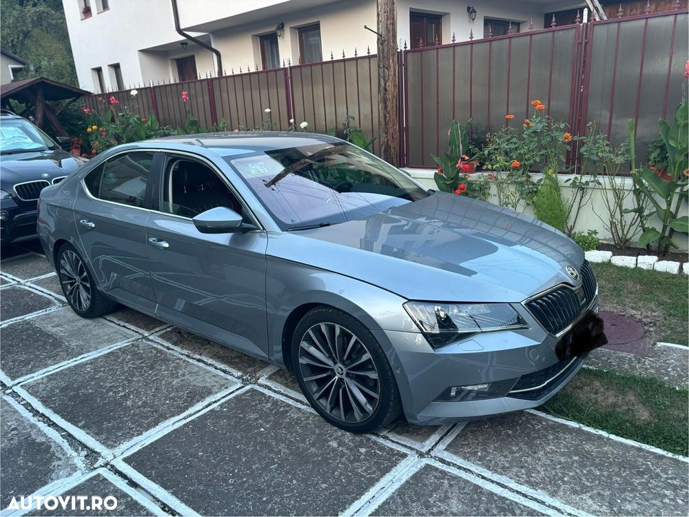 Skoda Superb 2.0 TDI DSG 4X4 Laurin & Klement - 1