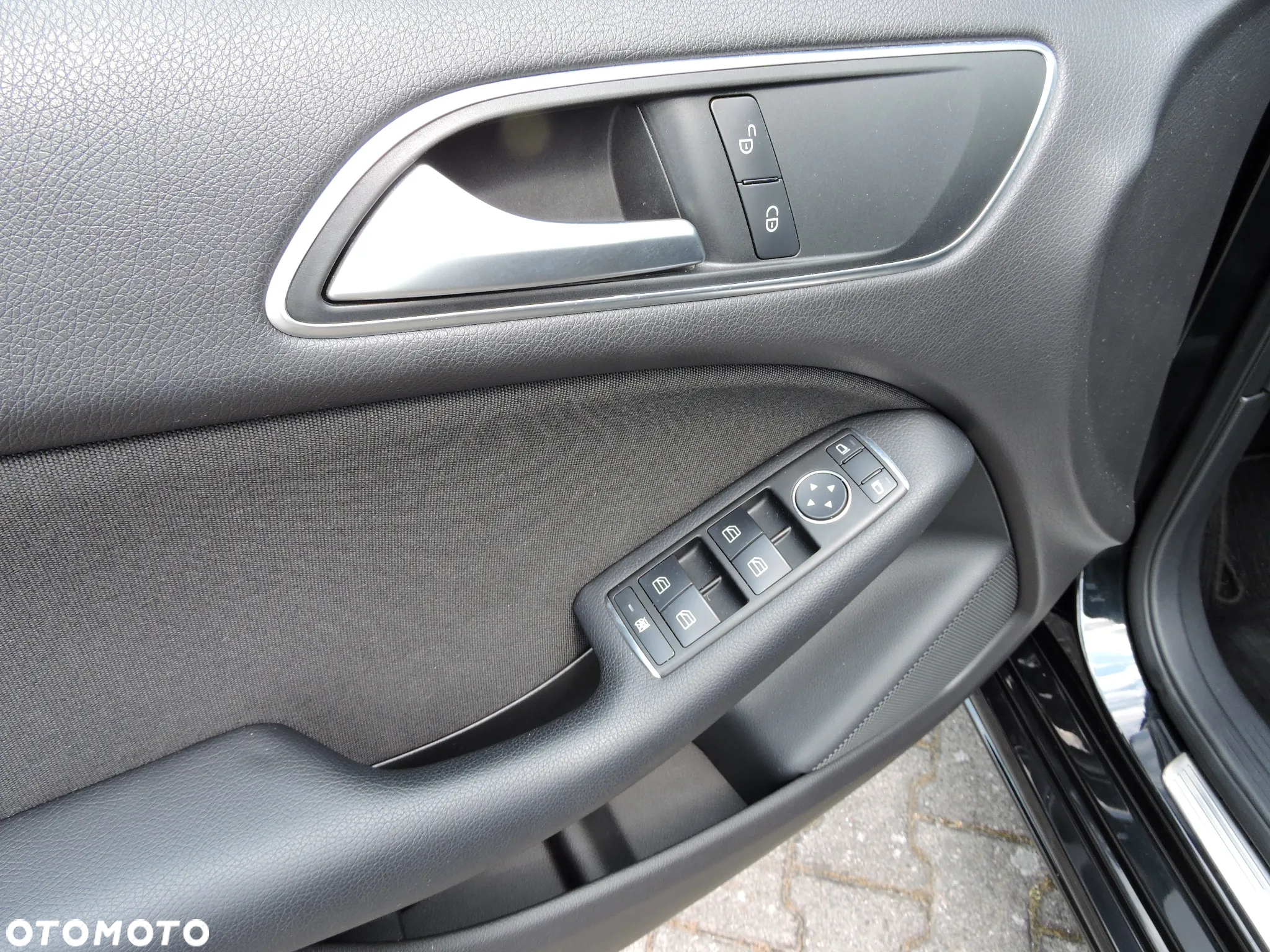 Mercedes-Benz Klasa B 180 CDI (BlueEFFICIENCY) - 21