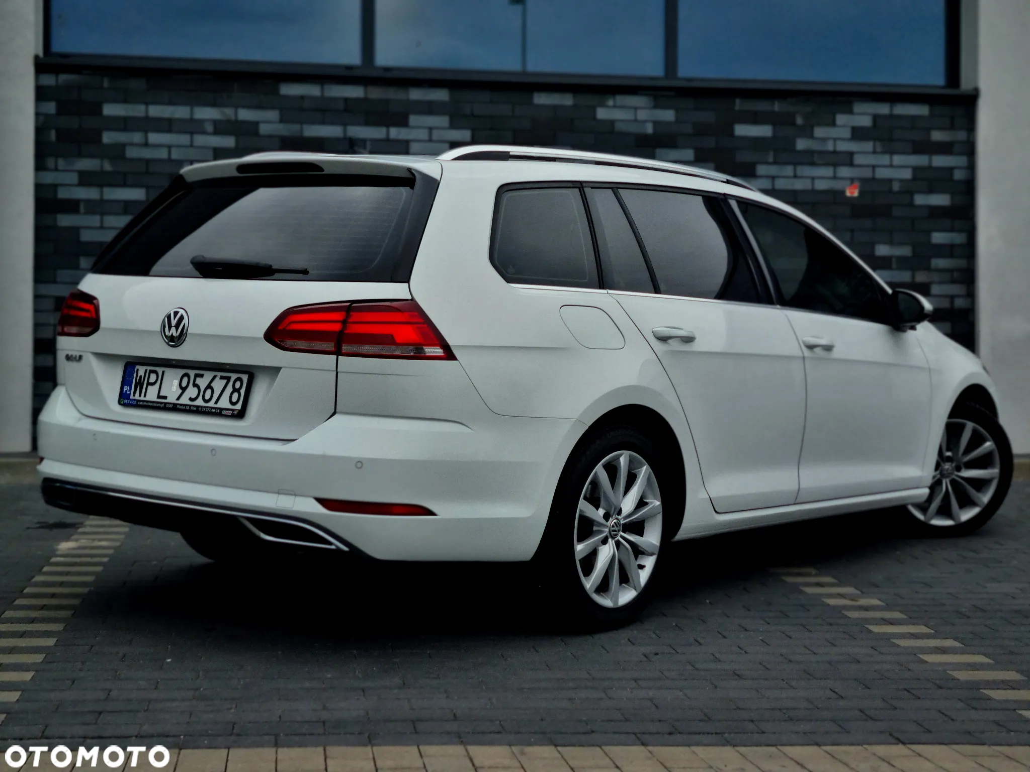 Volkswagen Golf 2.0 BlueTDI DSG Highline - 9