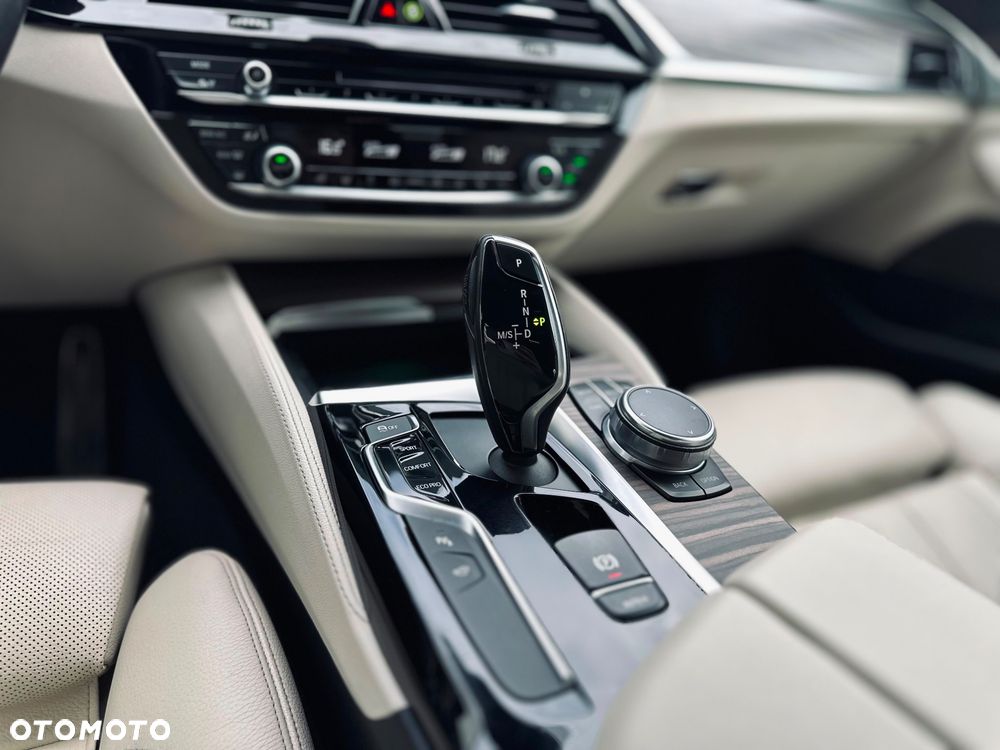 BMW Seria 5 530i GPF M Sport sport - 25