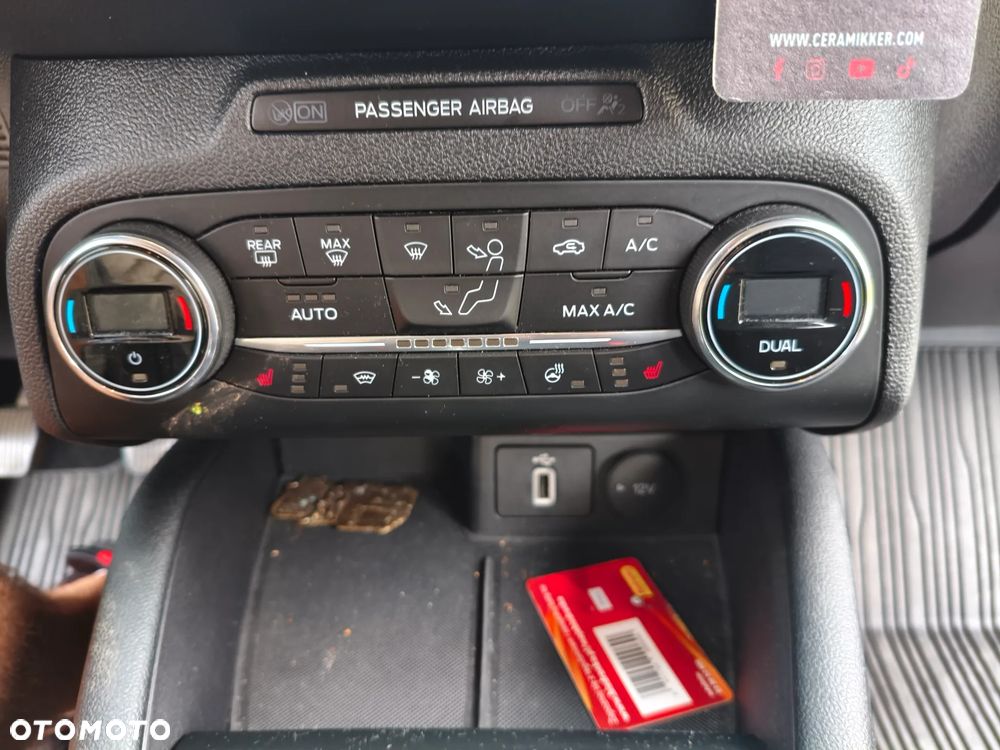 Ford Focus 1.0 EcoBoost Titanium - 9