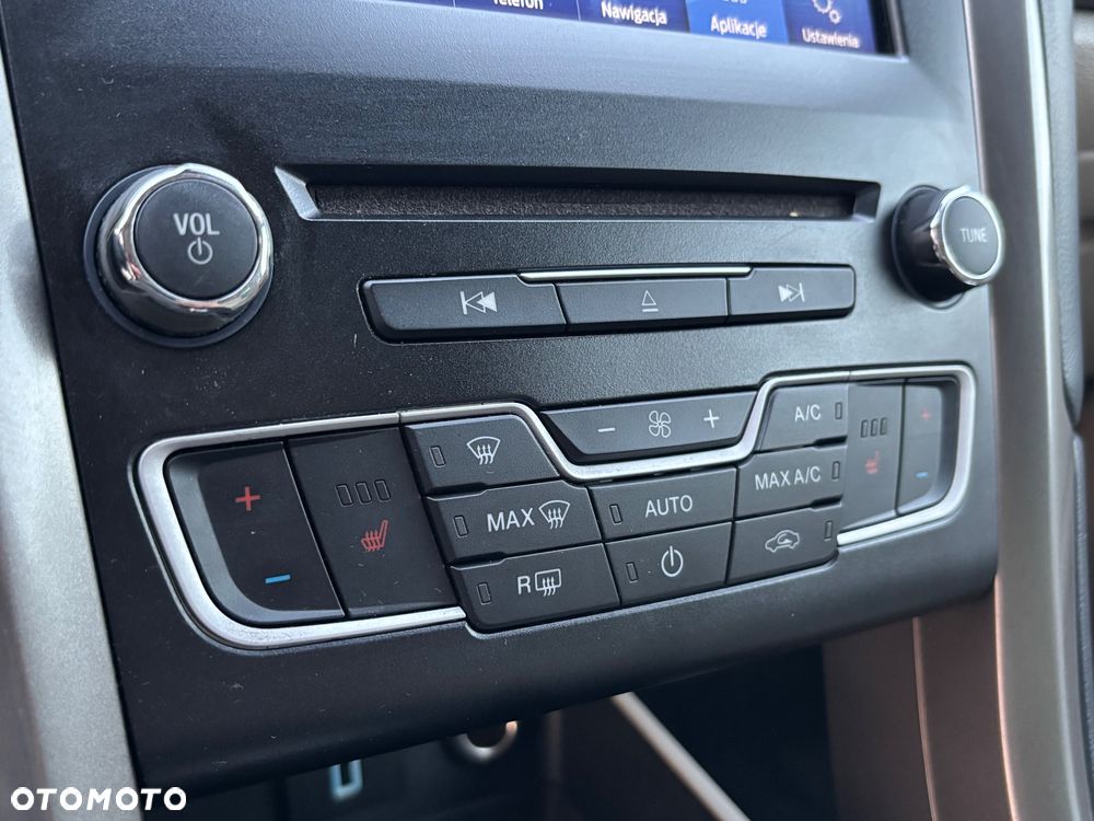 Ford Fusion 2.0 EcoBoost Titanium - 27