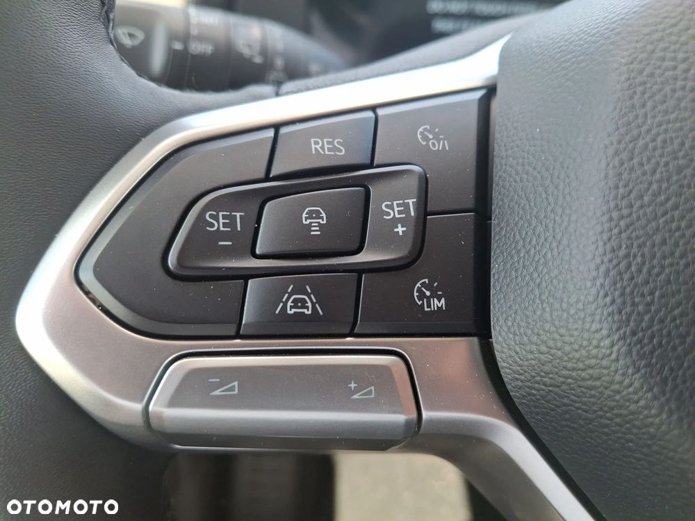 Volkswagen Caravelle - 14
