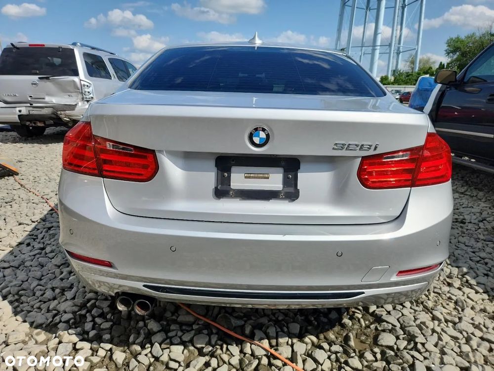 BMW Seria 3 328i xDrive - 6