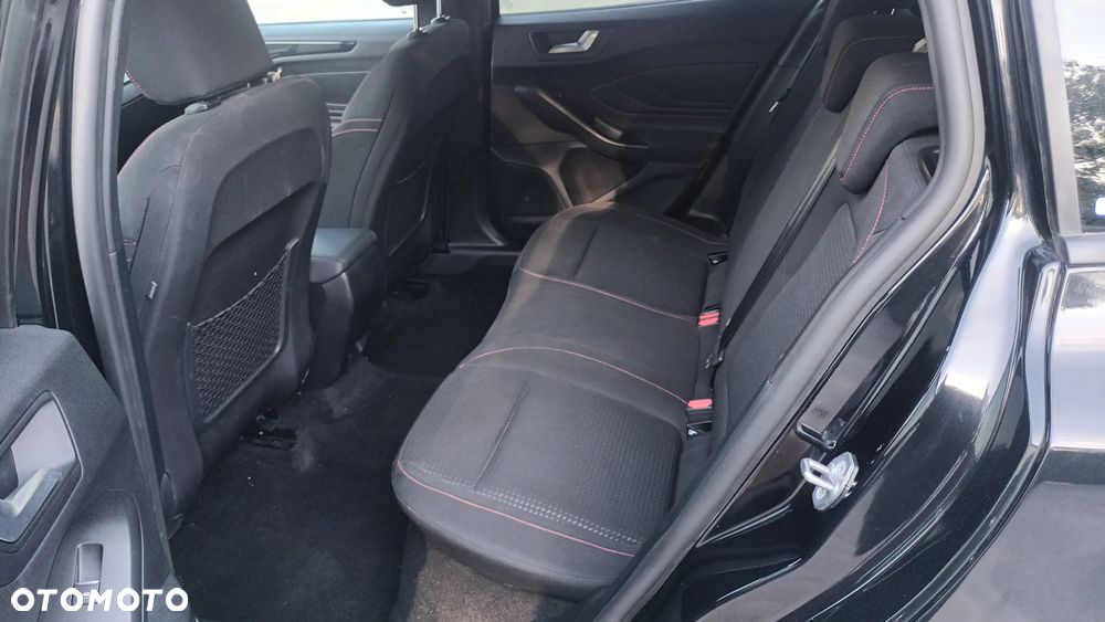 Ford Focus 1.0 EcoBoost mHEV ST-Line X - 5