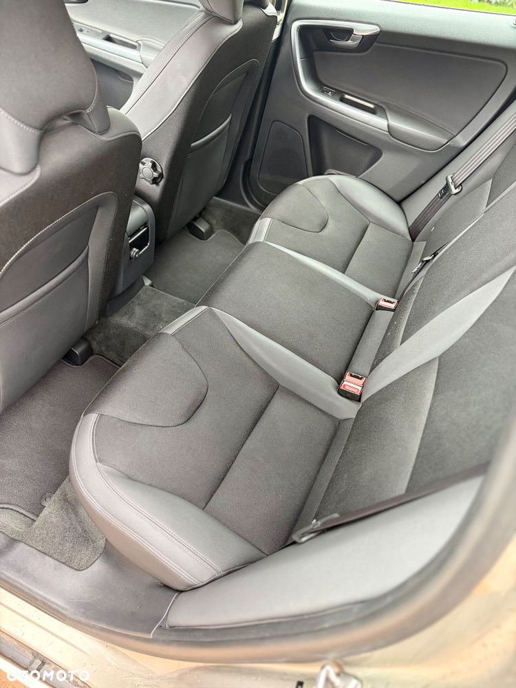 Volvo XC 60 - 6
