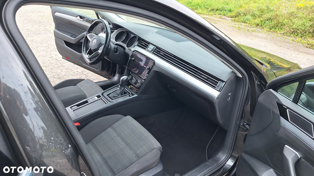 Volkswagen Passat 1.6 TDI SCR DSG Comfortline - 21