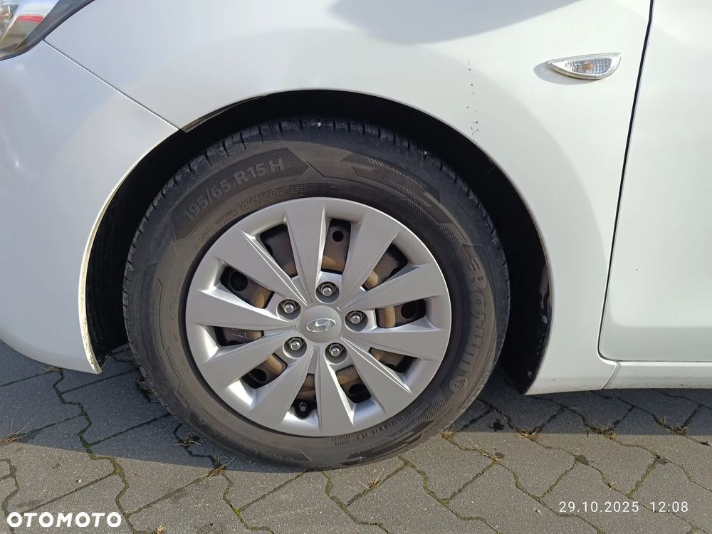 Hyundai i30 1.6 Classic + - 15
