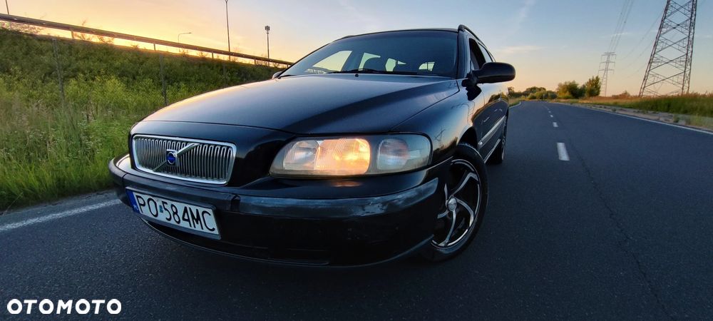 Volvo V70 2.4 D Black Edition - 4
