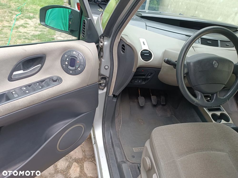 Renault Grand Espace 2.0 Dynamique - 24