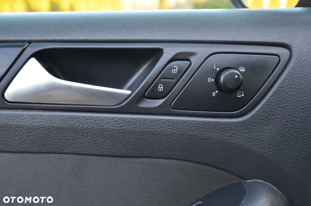 Volkswagen Jetta 1.6 TDI Blue Motion Technology Comfortline - 22