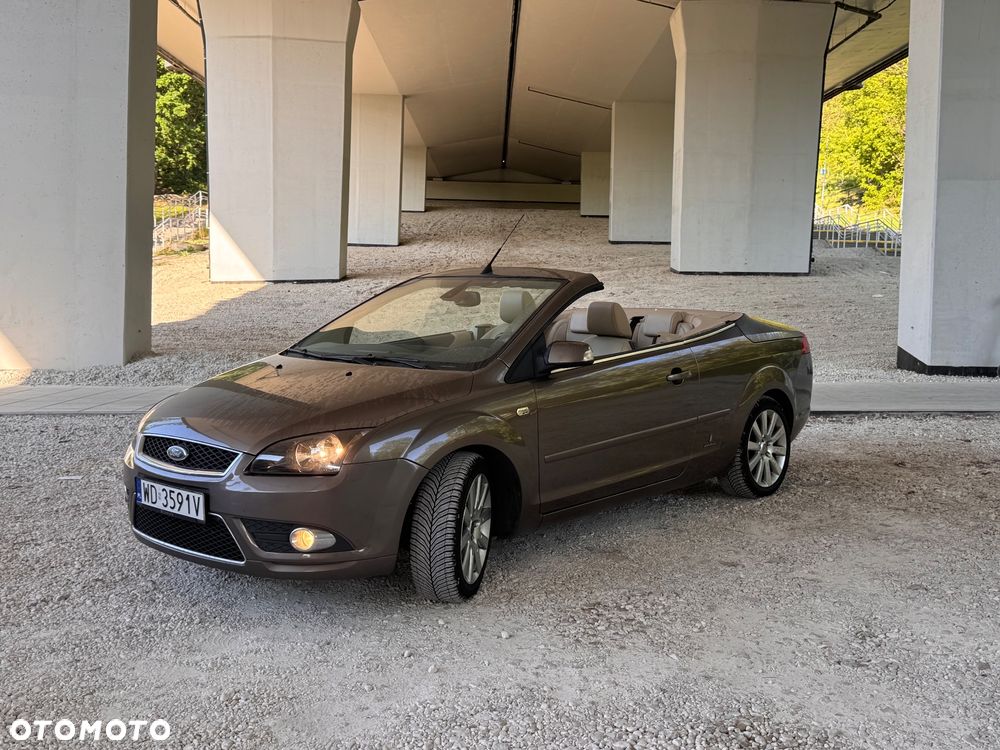 Ford Focus 2.0 16V Titanium - 1