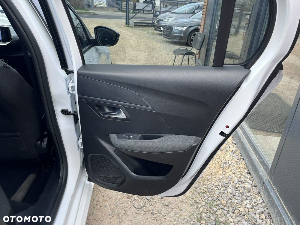 Peugeot 208 - 26