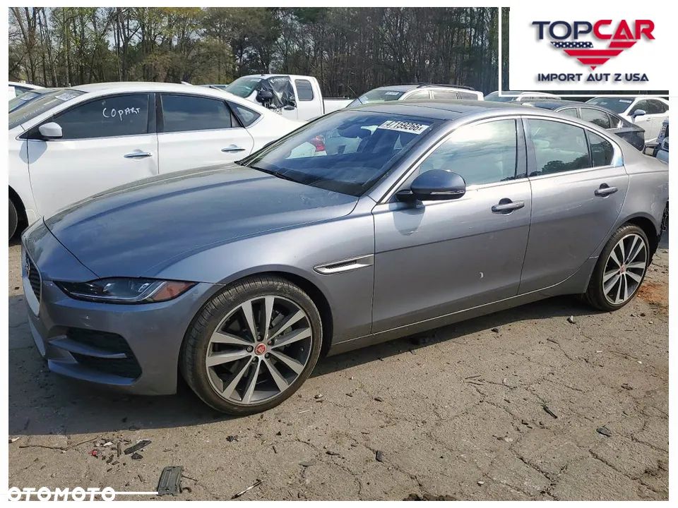 Jaguar XE - 1