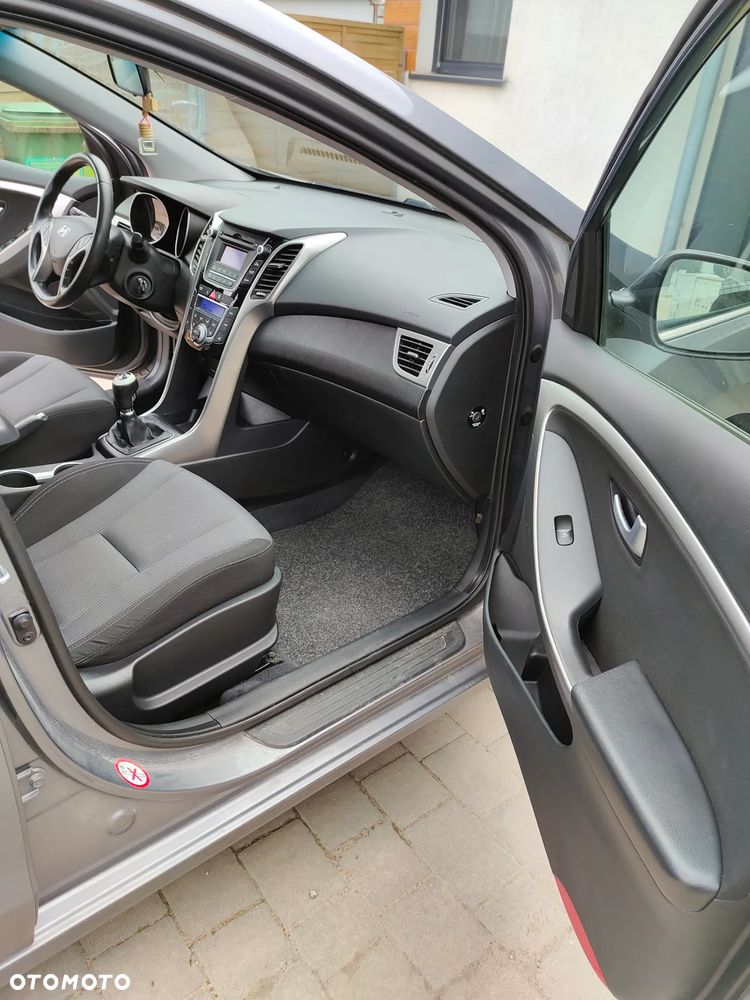 Hyundai i30 blue 1.6 CRDi Classic - 10