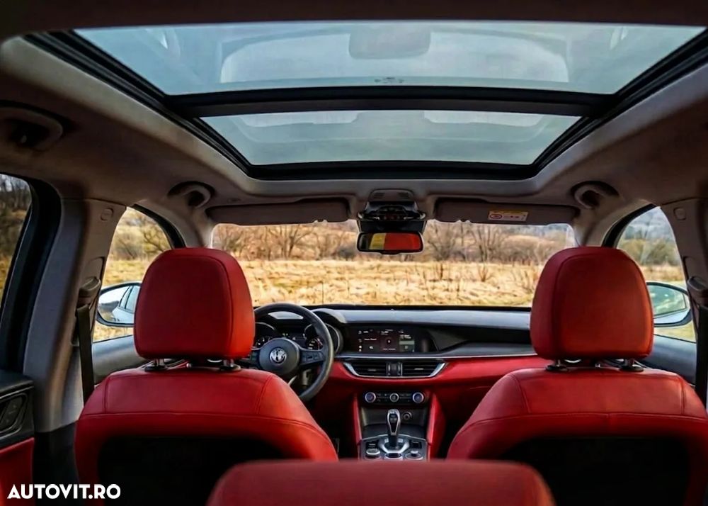 Alfa Romeo Stelvio 2.0 Turbo 16V AT8-Q4 Ti - 14
