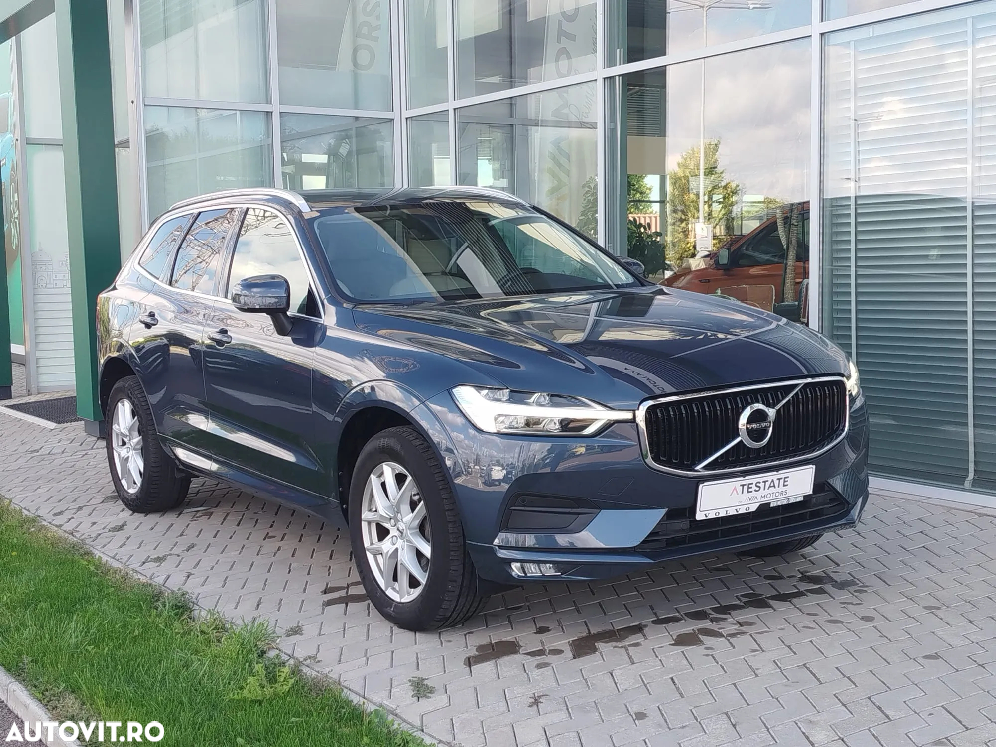 Volvo XC 60 B4 MHEV Momentum Pro - 3