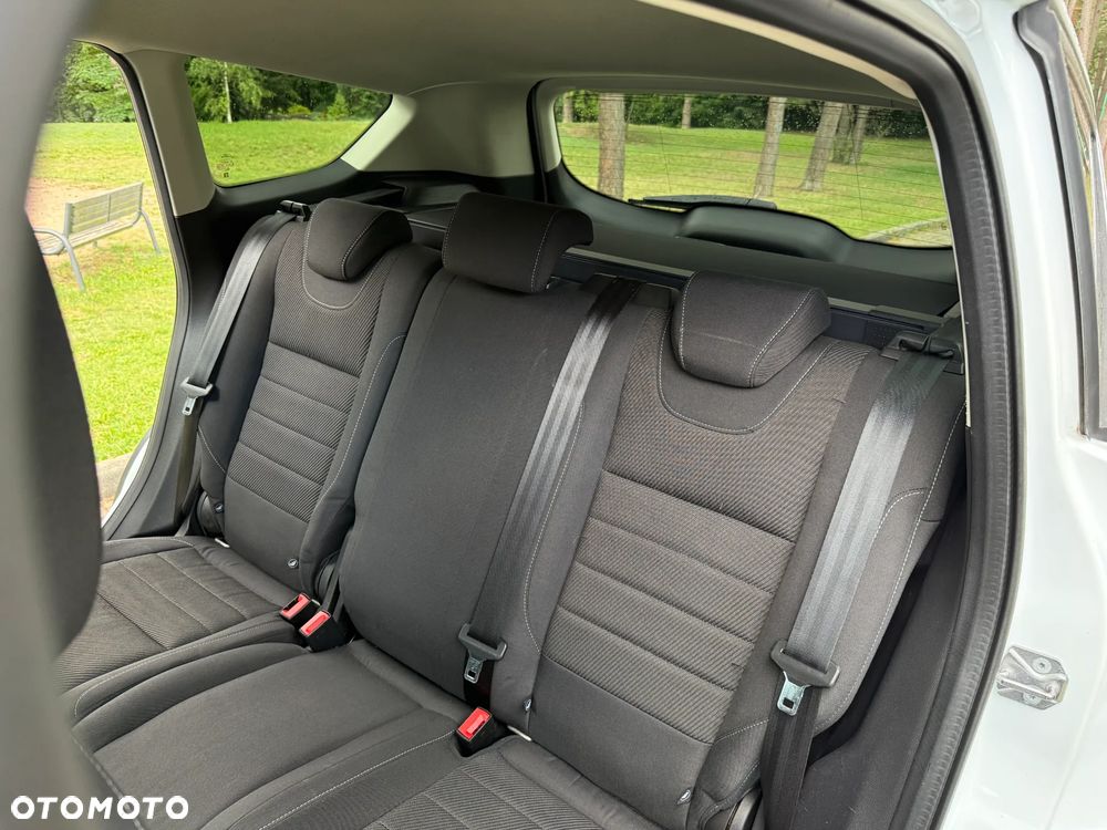 Ford Kuga - 19