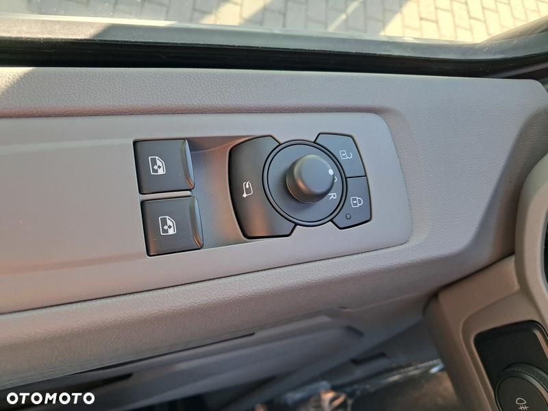 Volkswagen Transporter - 19