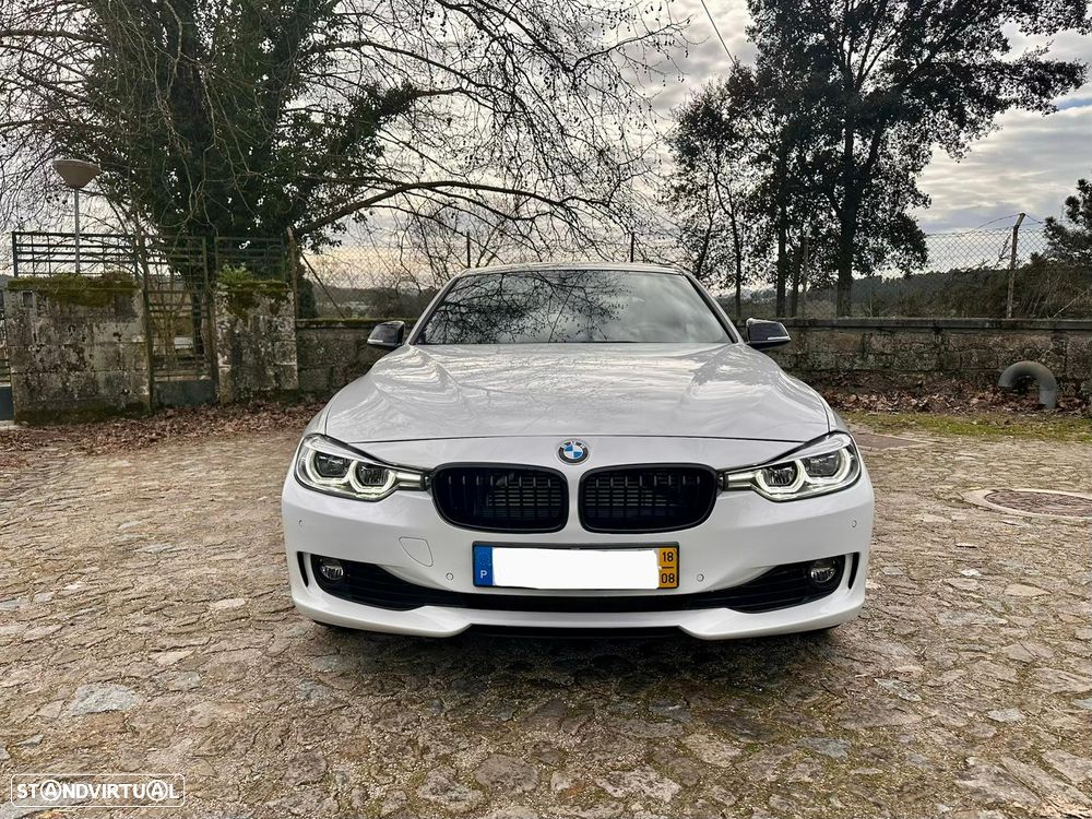 BMW 330 e iPerformance Line Sport - 2