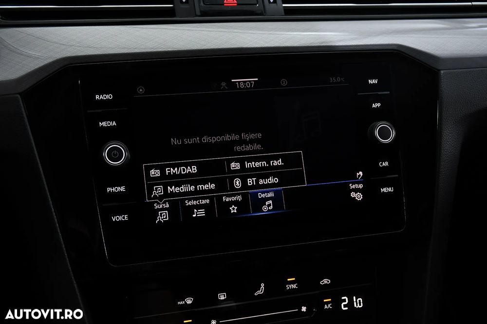Volkswagen Passat 2.0 TDI SCR DSG Highline - 32