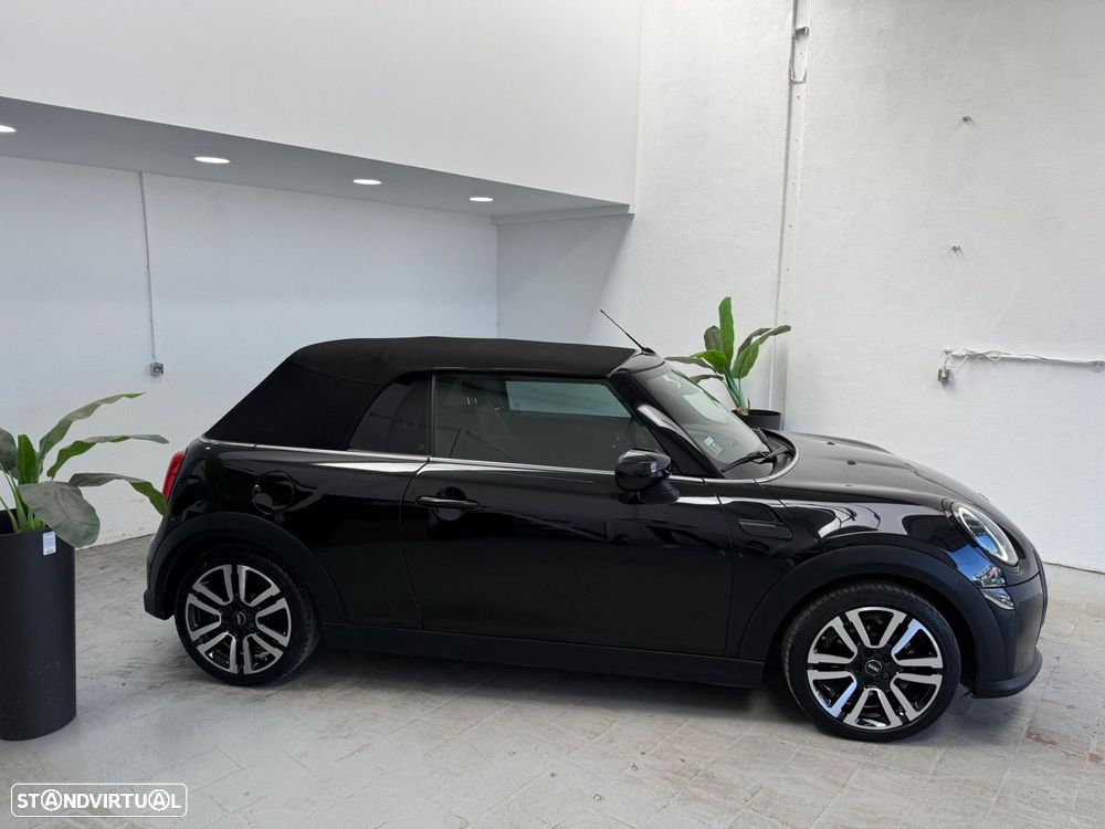 MINI Cabrio Cooper Premium Plus Essential Auto - 2