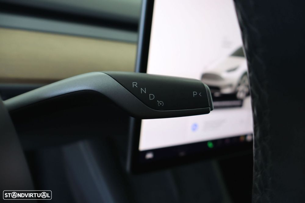 Tesla Model Y Long Range Tração Integral - 18
