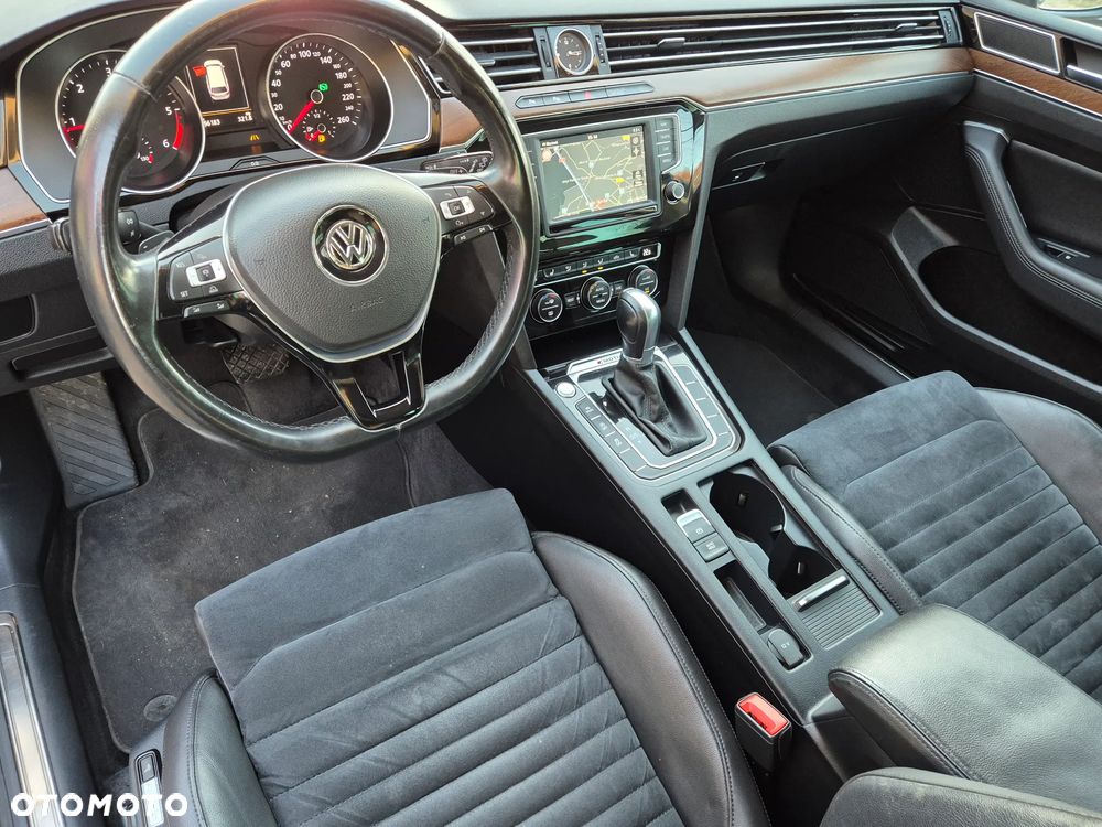 Volkswagen Passat 2.0 TDI Bi-Turbo BMT 4Mot Highline DSG - 23