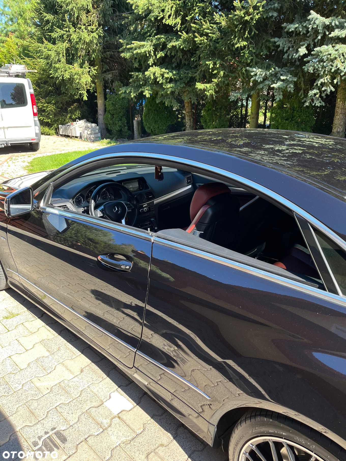Mercedes-Benz Klasa E 350 CDI DPF Coupe BlueEFFICIENCY 7G-TRONIC Avantgarde - 10