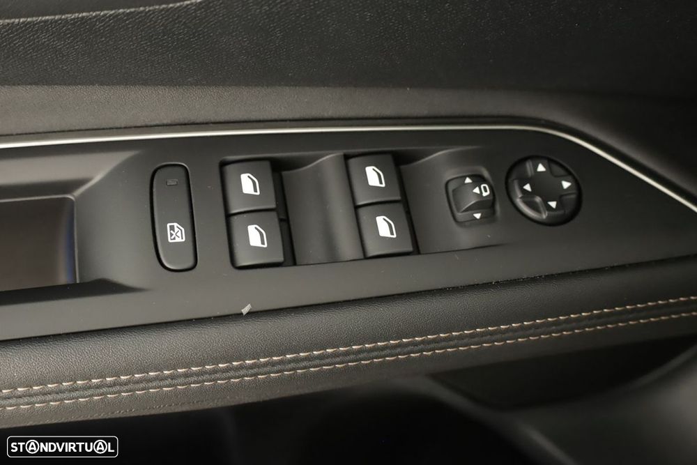 Peugeot 3008 1.2 Hybrid GT e-DCS6 - 21