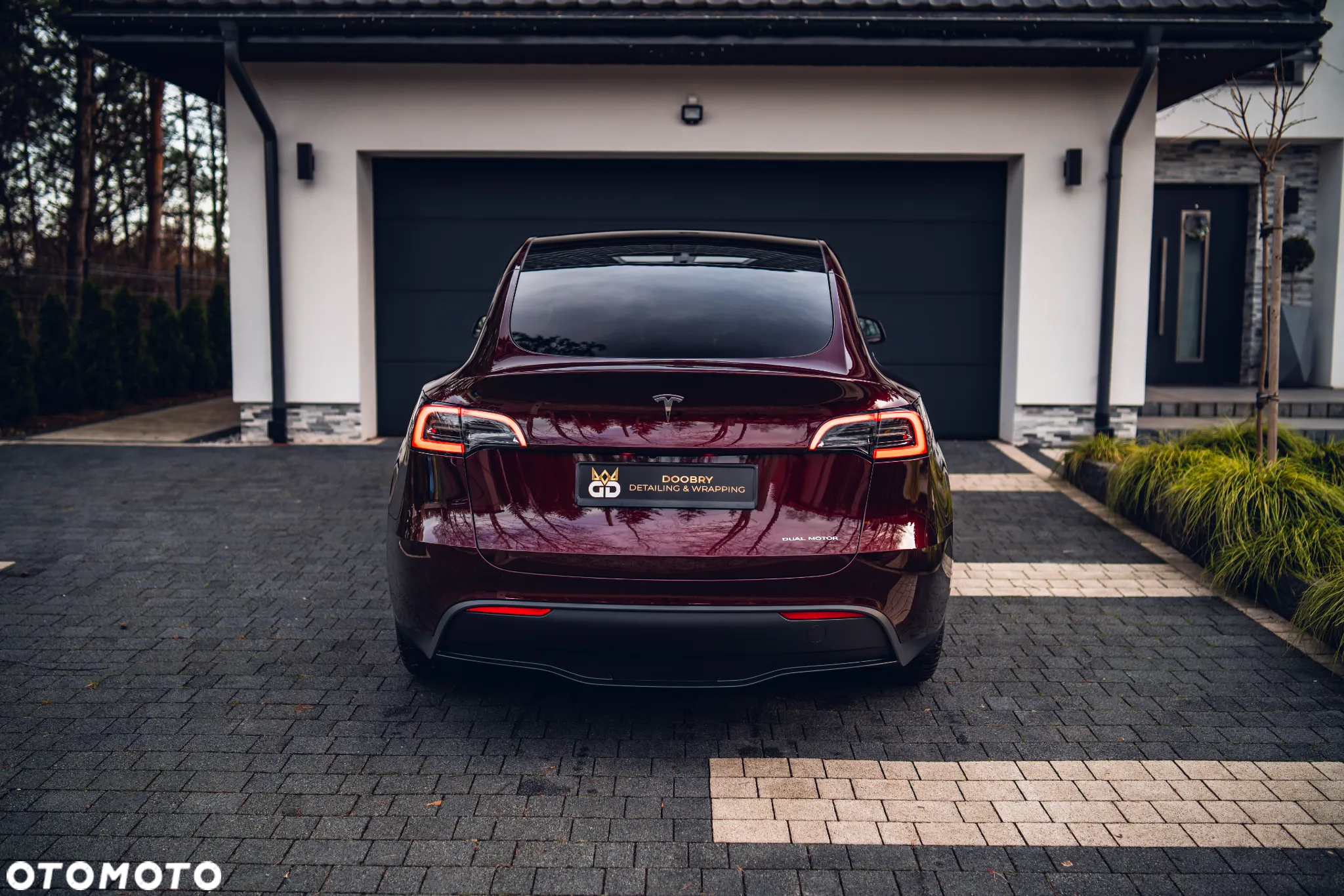 Tesla Y Long Range AWD - 12