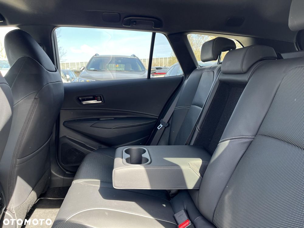 Toyota Corolla - 13