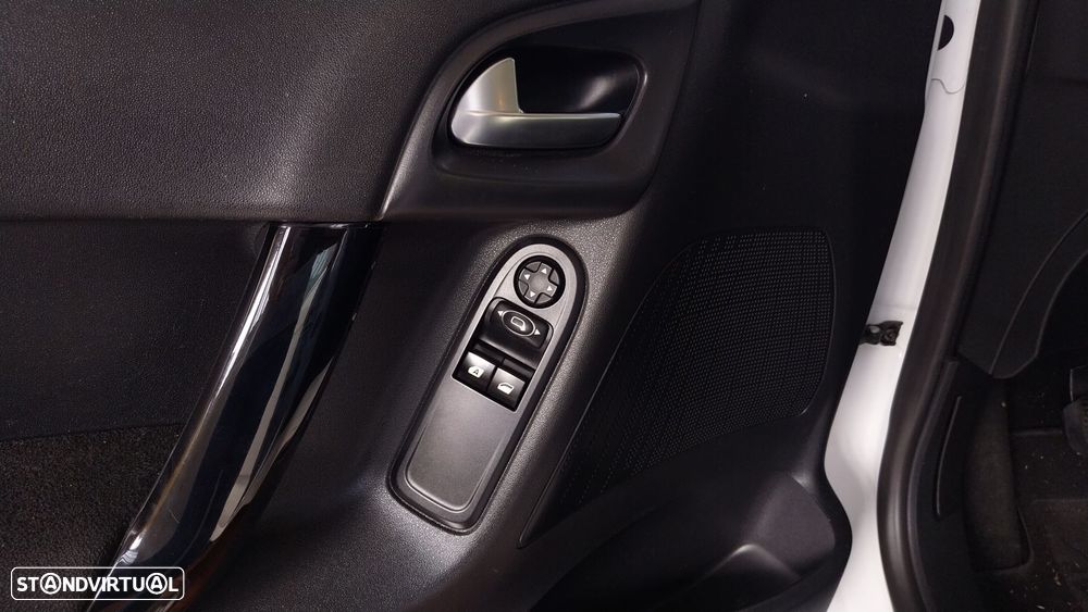 Citroën C3 1.2 PureTech Attraction - 4